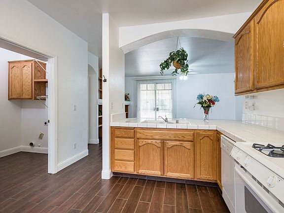 4th image of 2511 Northhill St