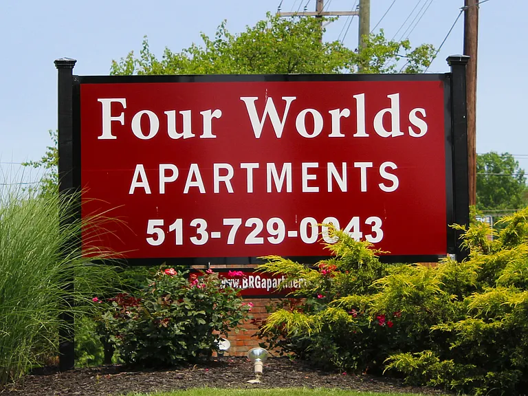Four Worlds Apartments — Photo 5