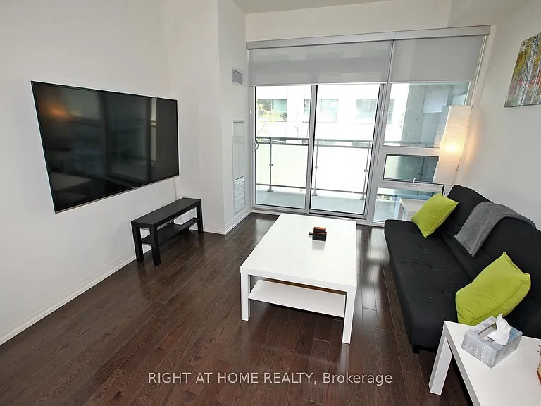 460 Adelaide St E #525 — Photo 4
