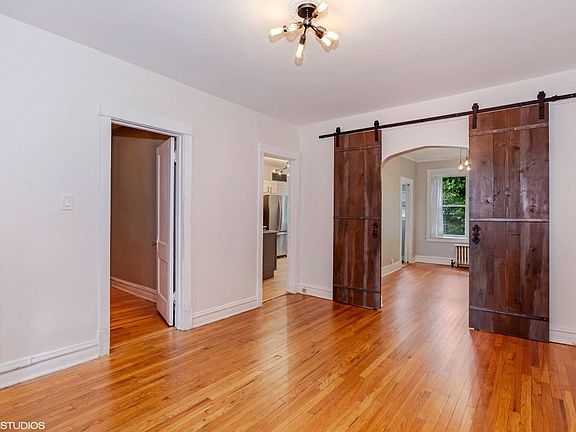 4th image of 1312 W Argyle St #2