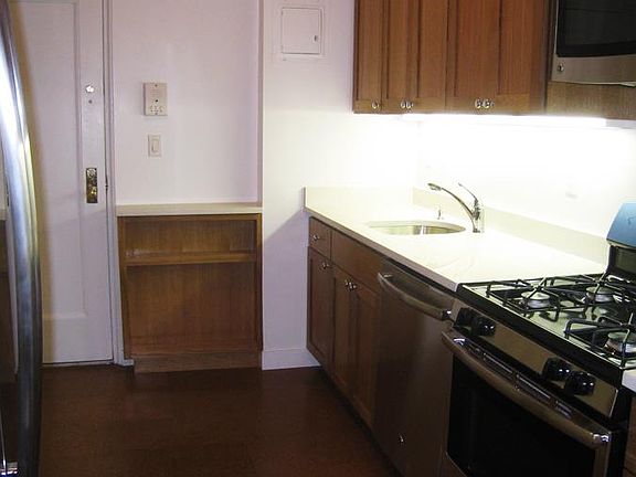 5th image of 225 W 80th St APT 4A