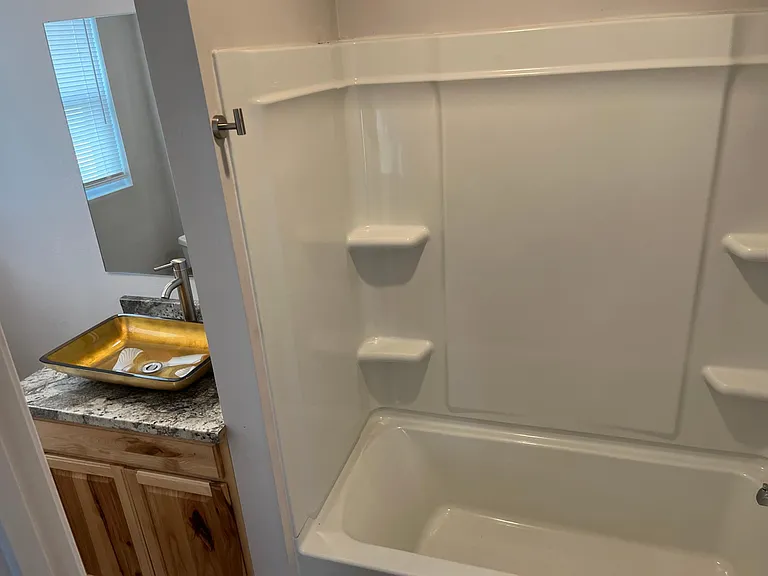 1202 W Sinto Ave #B — Photo 7