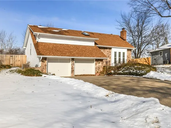 713 Englewood St, Lansing, KS 66043