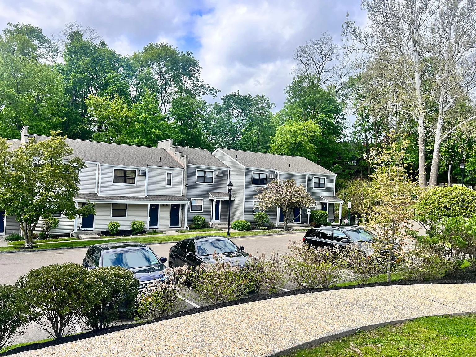 Sherwood Apartments LLC — Photo 2