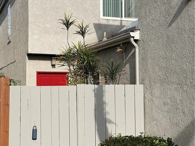 33936 Alcazar Dr — Photo 3