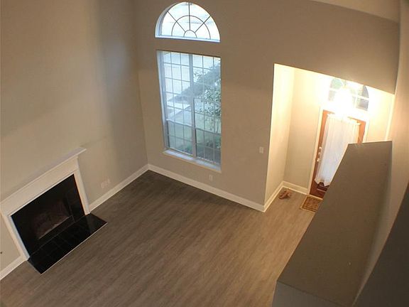 2nd image of 7018 Crystal Dowels Dr