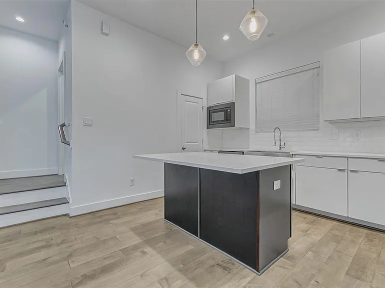 5859 Dolores St — Photo 12