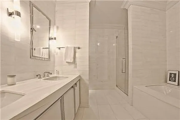 Sold by (Legacy) Elegran | media 12