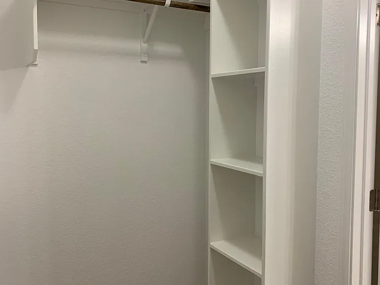 2406 Petersburg Ln — Photo 27