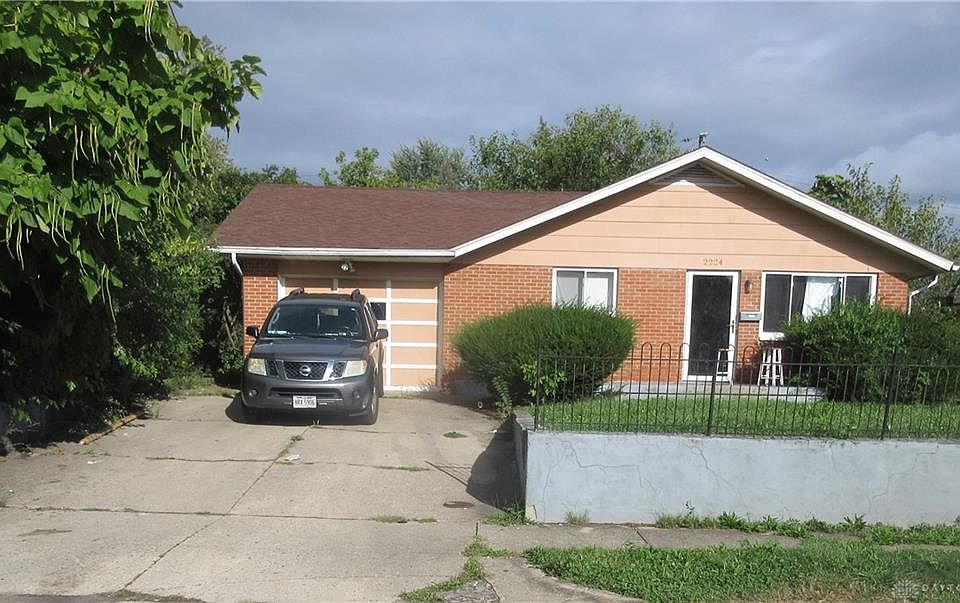 1st image of 2224 Esmeralda Ave