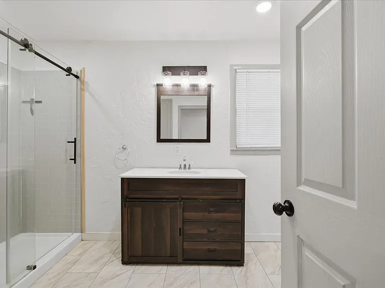 1011 Walnut St — Photo 20