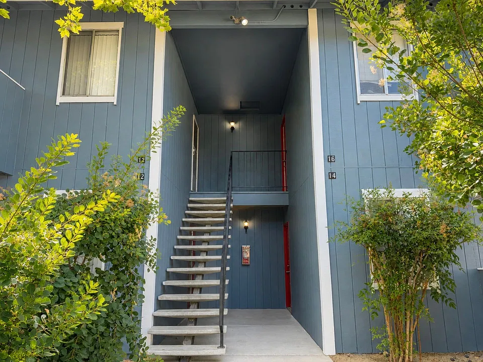 The Cottages at Glenda Way