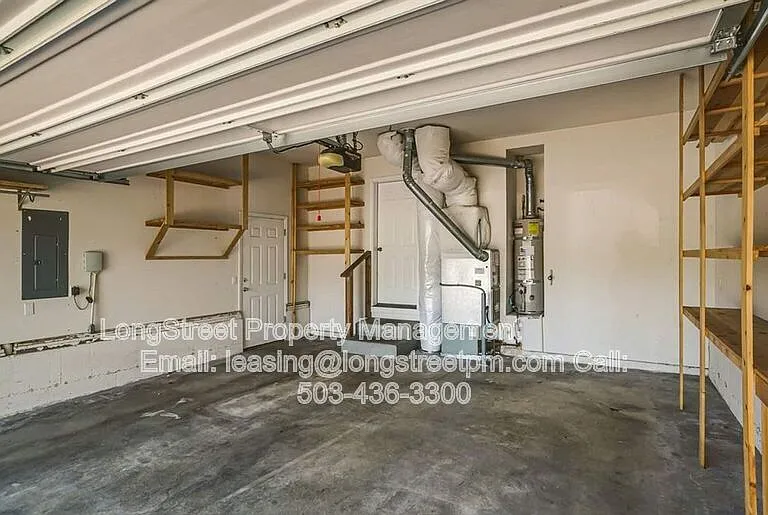 332 NE Carmen Pl — Photo 35