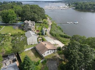 74 Edgewater Dr, Warwick, RI 02886