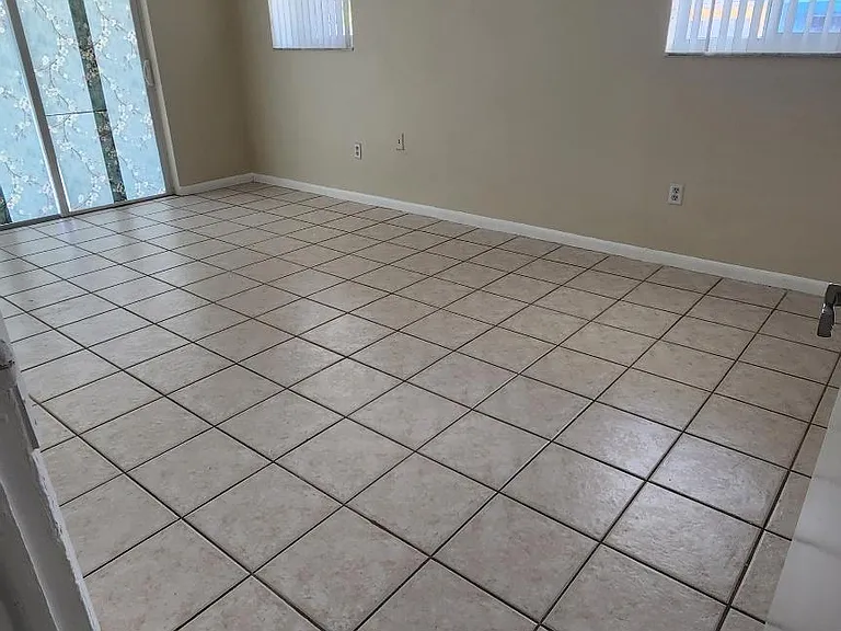 8852 SW 95th Ave — Photo 23