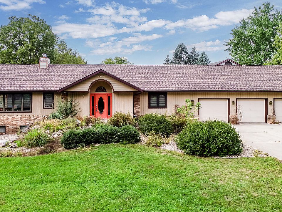 1st image of 4850 E Hillcrest Dr