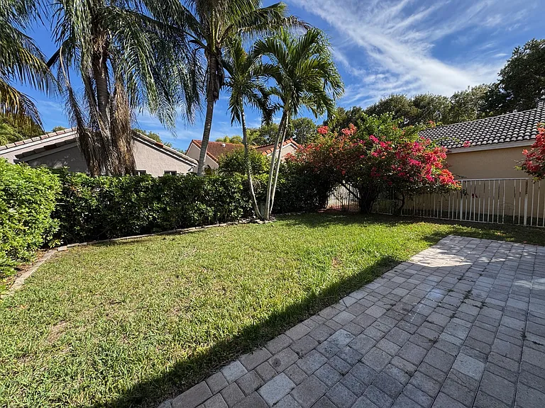 4319 Greenbriar Ln — Photo 19