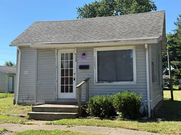 320 W Patterson St, Roodhouse, IL 62082