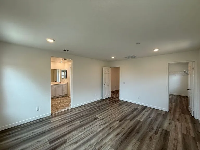 24159 Verin St — Photo 8