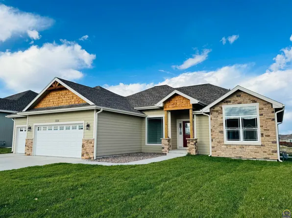 3326 SW 44th St, Topeka, KS 66610