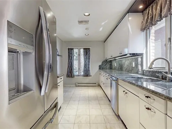 210-30 29th Avenue image 6 of 16