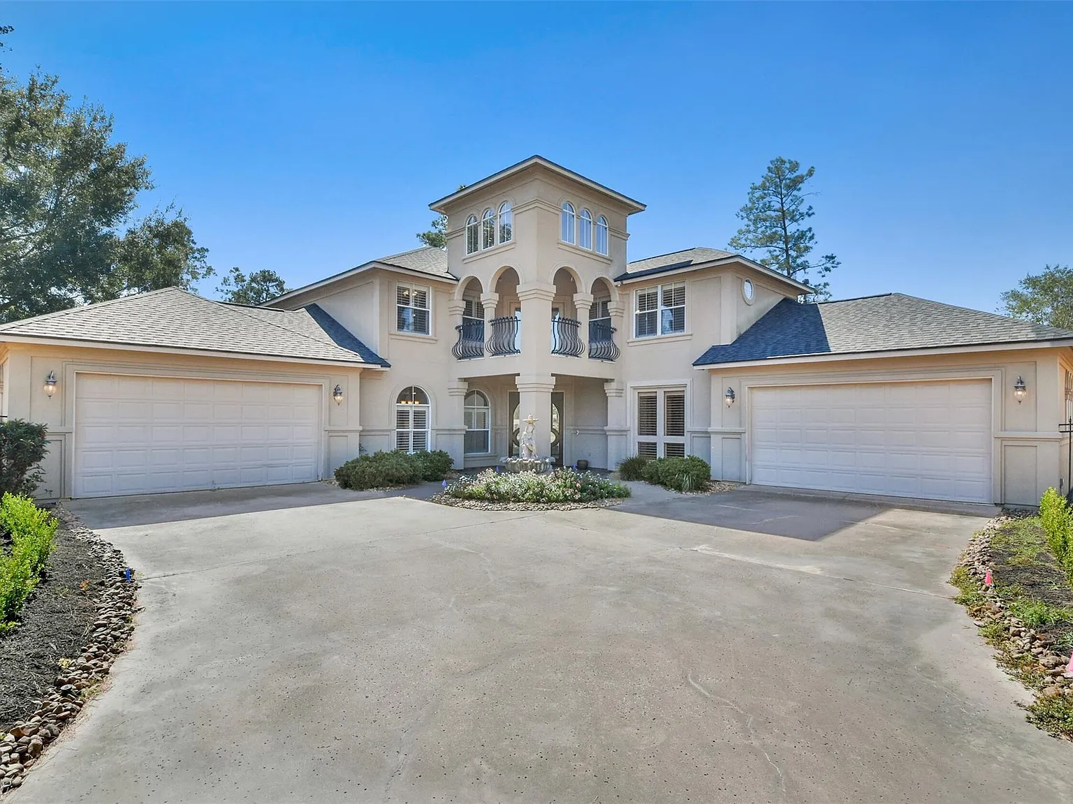 4 bed, 5.0 bath, 4127 sqft, $5,100 — Photo 3