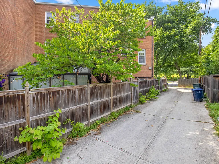 3909 Watson Pl NW — Photo 43