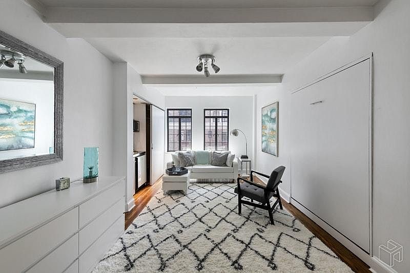 1st image of 25 Tudor City Pl APT 1821