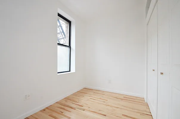 Rented by CITY SKYLINE REALTY INC | media 12