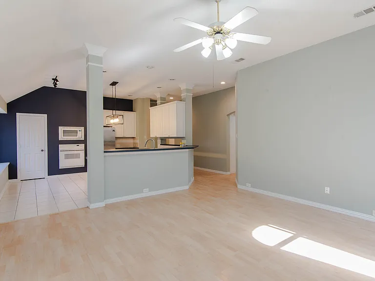 9321 Western Trl — Photo 5