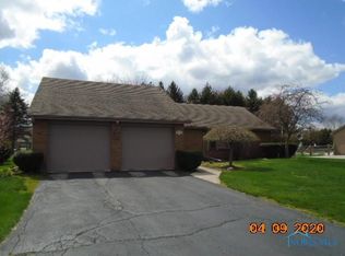 7029 Heathwyck Rd, Maumee, OH 43537