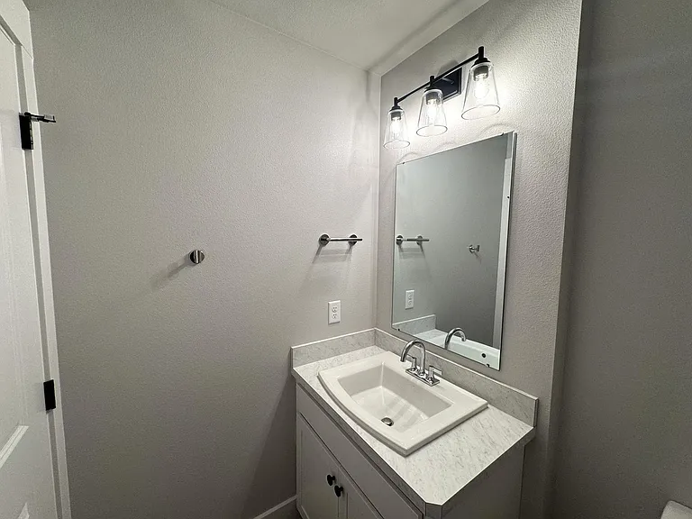 1678 Saint George Blvd — Photo 10