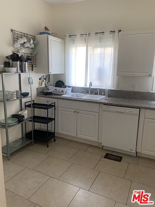 1st image of 2909 S Catalina St