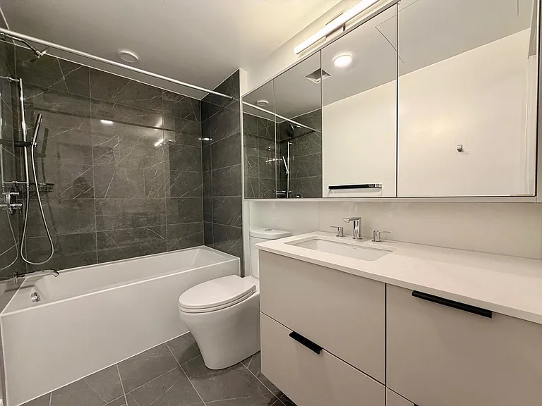 8120 Oak St — Photo 13