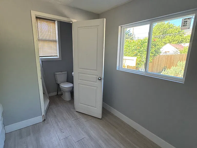 2954 Adams Ave — Photo 10