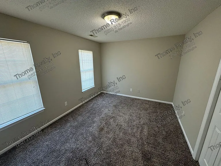 2256 Sherwood Ave — Photo 13