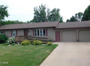 203 8th Ave SE, Clark, SD 57225