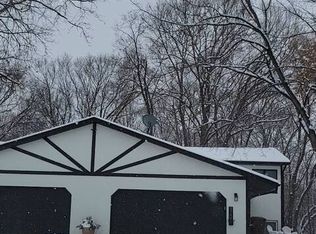 5747 Wood Duck Cir, Excelsior, MN 55331