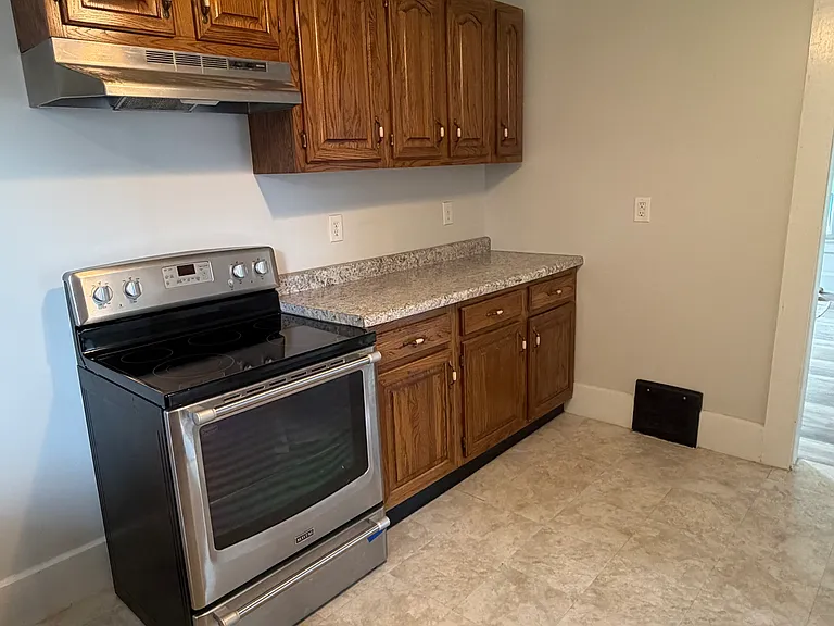 258 Saint Andrews Ave — Photo 8