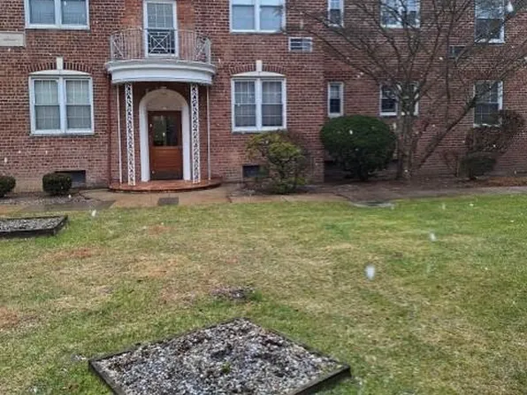 250 Central Avenue #E218, Lawrence, NY 11559