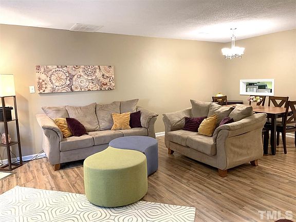 2nd image of 2037 Township Cir