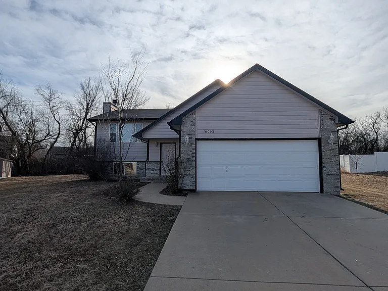 10003 E Morris St — Photo 1