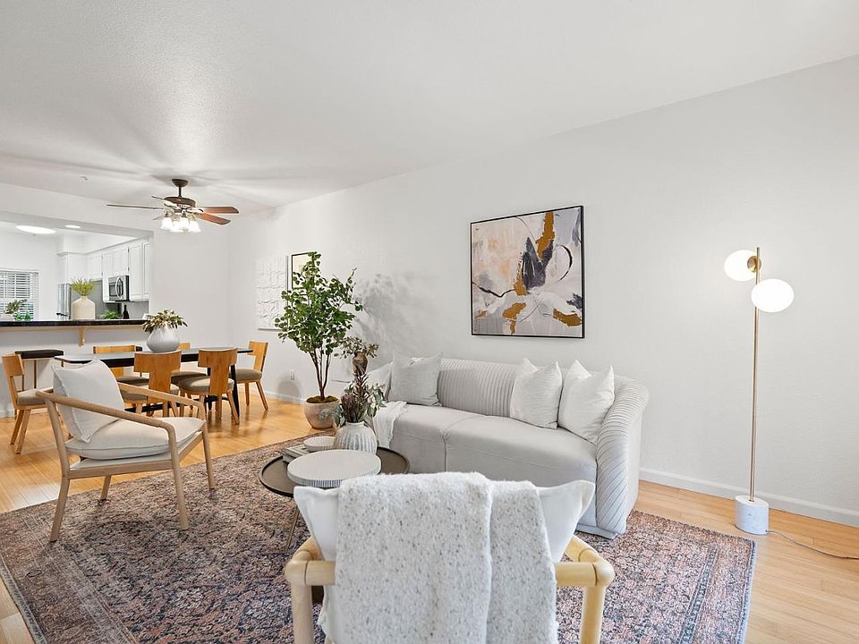 1st image of 312 Crescent Ct