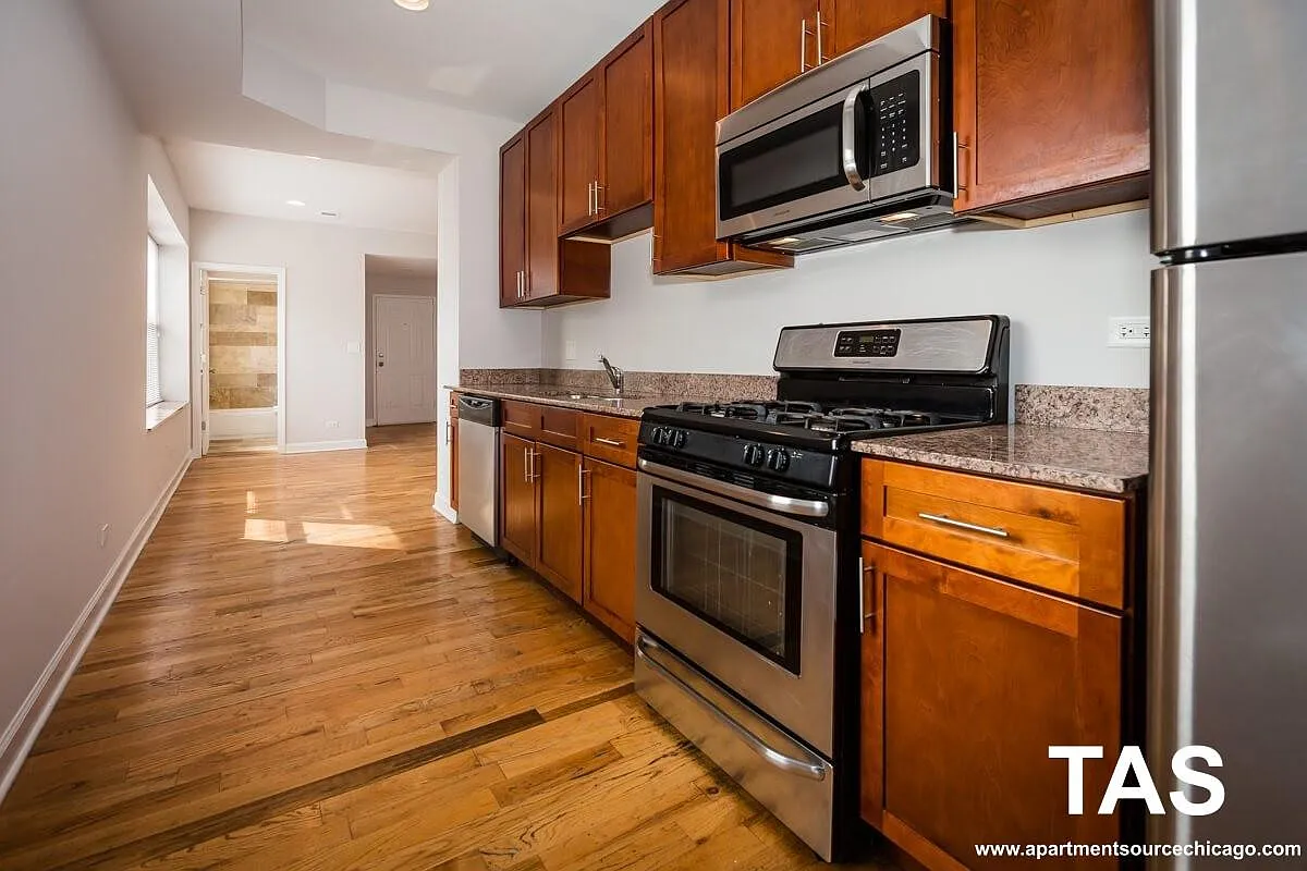 7225 N Rogers Ave — Photo 1