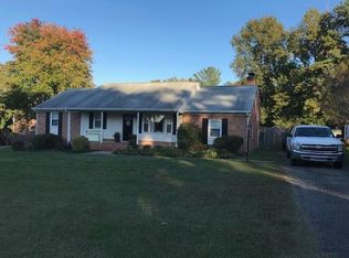 1011 N Cottonwood Rd, North Chesterfield, VA 23236