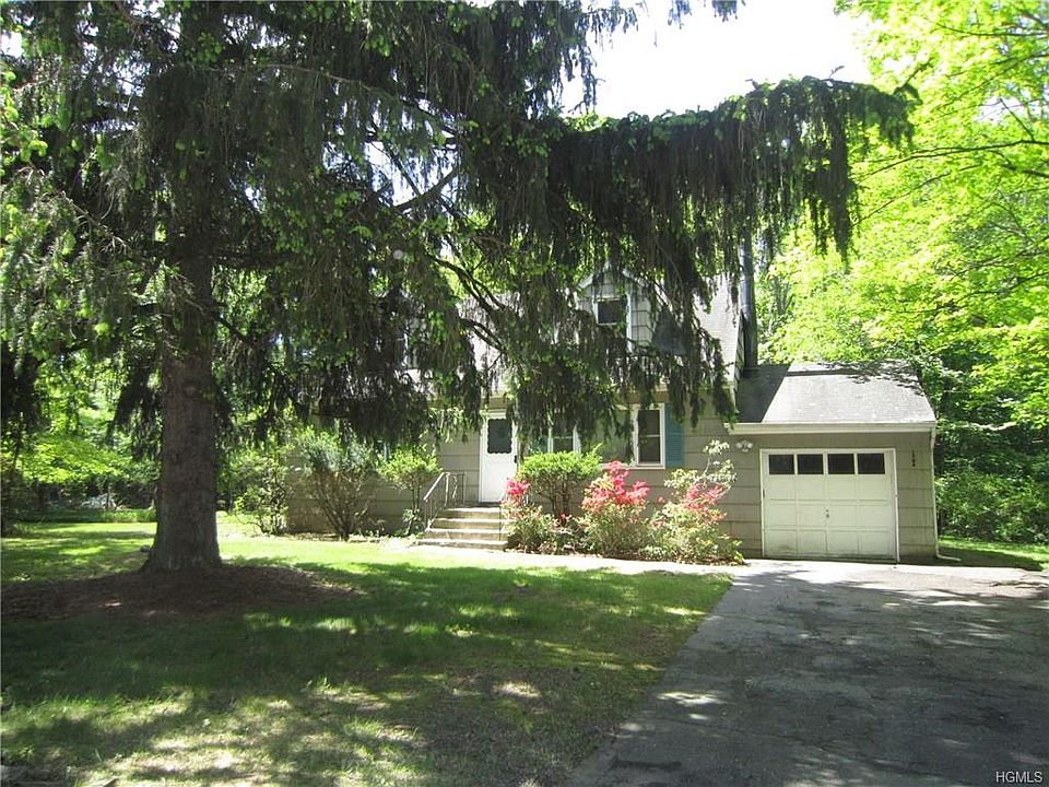 1st image of 8 Andrew Dr