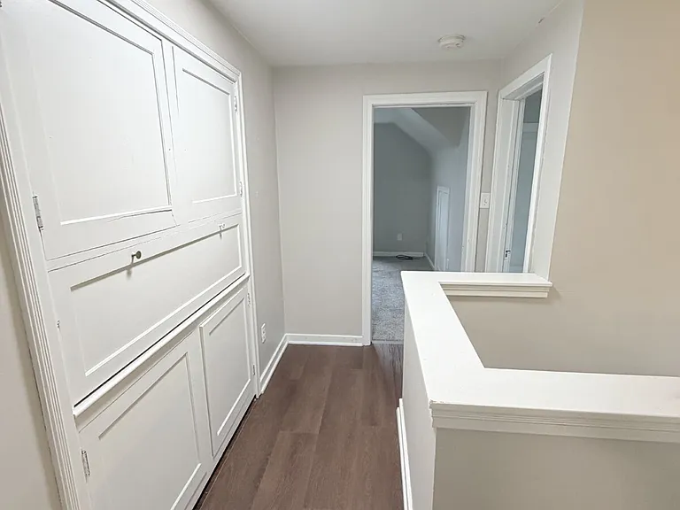 936 Owen St — Photo 10