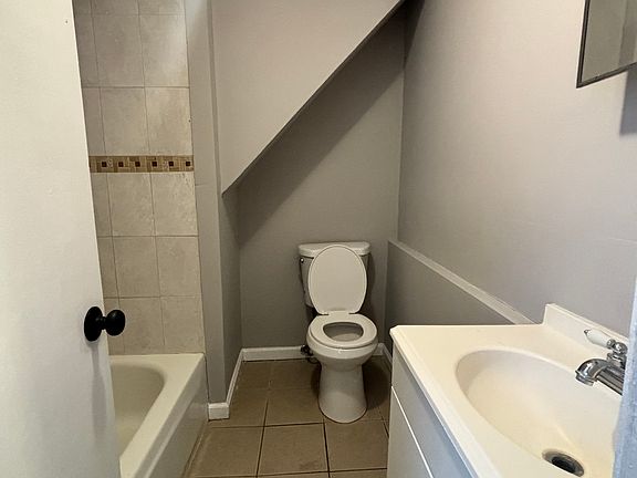 4th image of 56 N 18th St Floor 3
