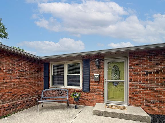 3rd image of 2933 Fairlawn Dr