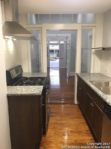 203 Devine St #1 — Photo 13